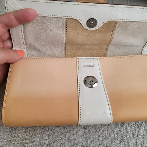 COACH authentic leather wallet - Picture 5 of 9